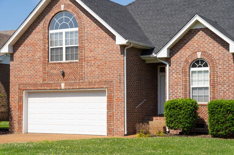 6001 Indian Ridge Blvd, White House, TN 37188