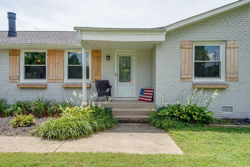 2703 Walnut Ln, Murfreesboro, TN 37129