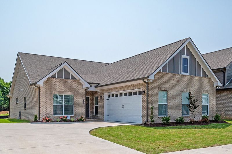 6424 Armstrong Dr, Hermitage, TN 37076