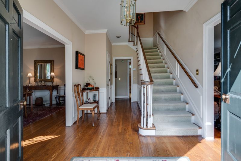 15 Foxhall Close, Nashville, TN 37215