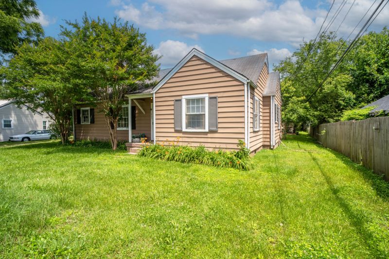 1805 Thompson Dr, Columbia, TN 38401