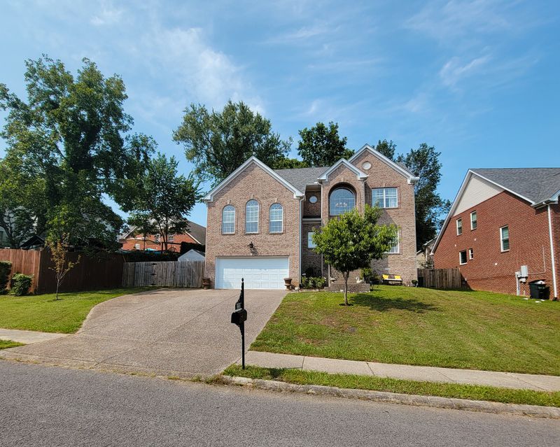 123 Coarsey Blvd, Hendersonville, TN 37075