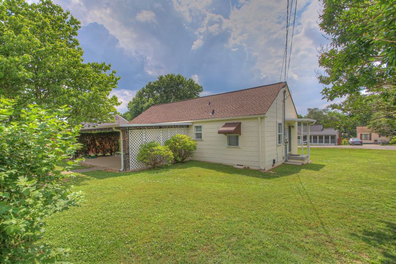 1000 Aladdin Dr, Nashville, TN 37217