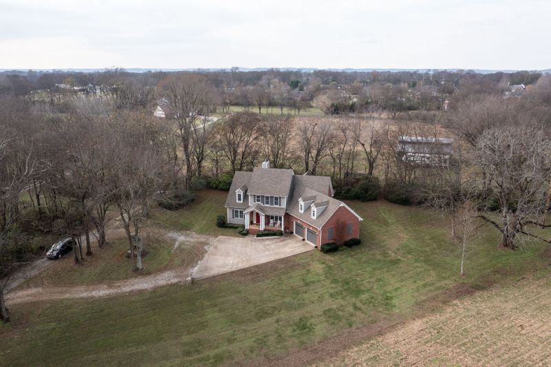 2186 Zion Rd, Columbia, TN 38401