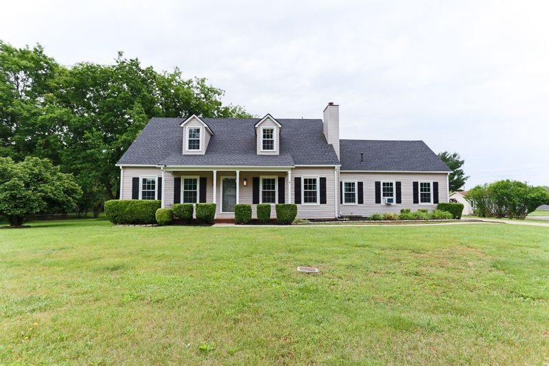 2731 Crosswoods Dr, Murfreesboro, TN 37129