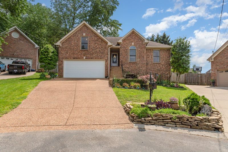 916 Carlisle Ct S, Nashville, TN 37214