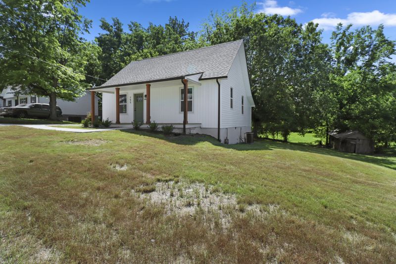 795 N Brown St, Springfield, TN 37172