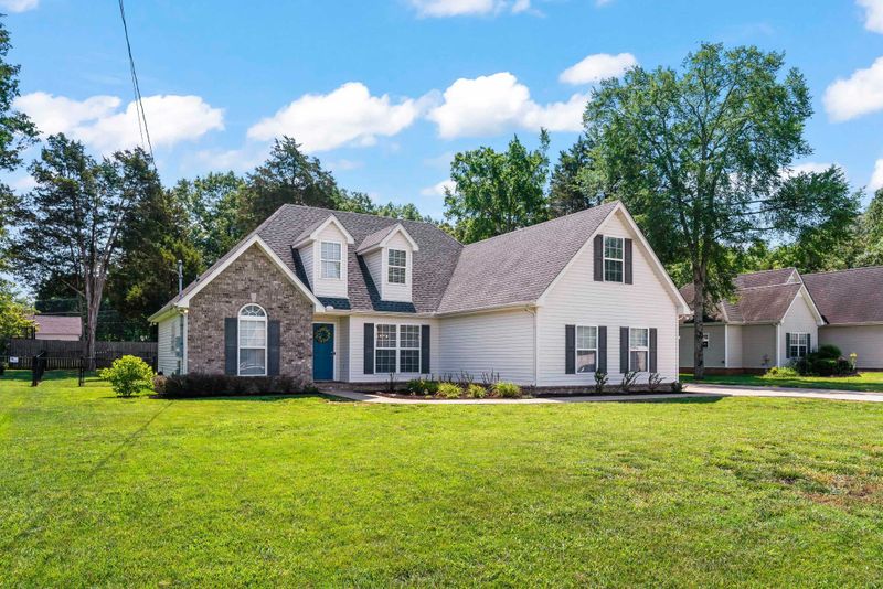 1038 California Dr, Murfreesboro, TN 37129
