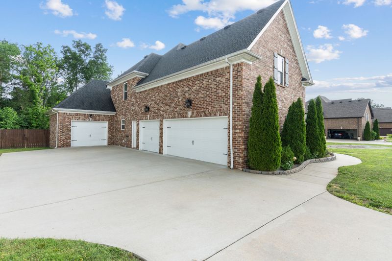 8025 Shelly Plum Dr, Murfreesboro, TN 37128