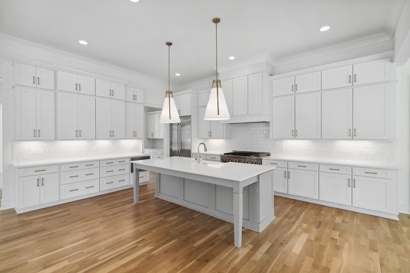 923 Sutton Hill Rd, Nashville, TN 37204