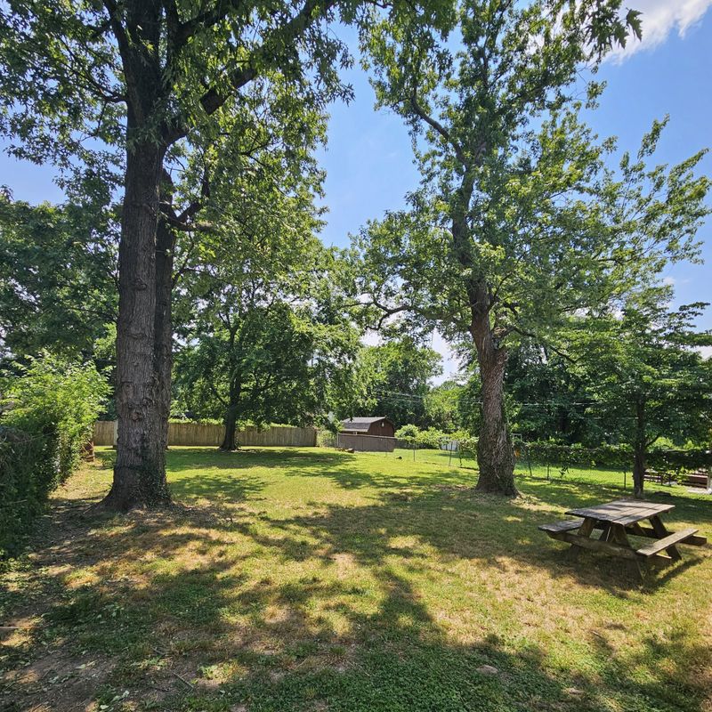1319 Mars Dr, Nashville, TN 37217