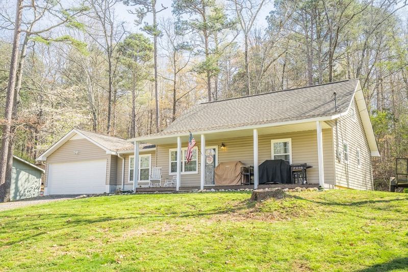 517 Deck Dr, Rocky Face, GA 30740