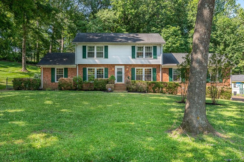 138 Meadow Lake Dr, Hendersonville, TN 37075