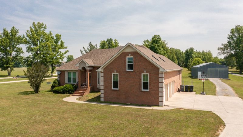 3030 Highway 25, Cottontown, TN 37048
