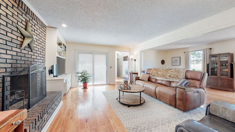 140 Allen Dr, Hendersonville, TN 37075