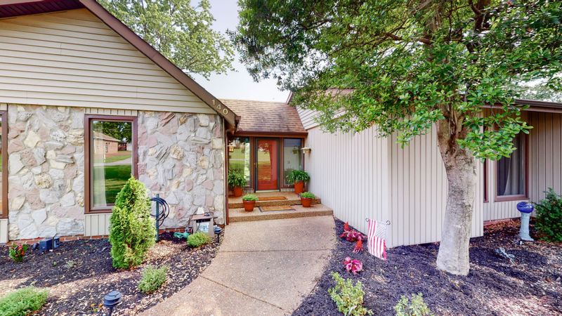 140 Allen Dr, Hendersonville, TN 37075