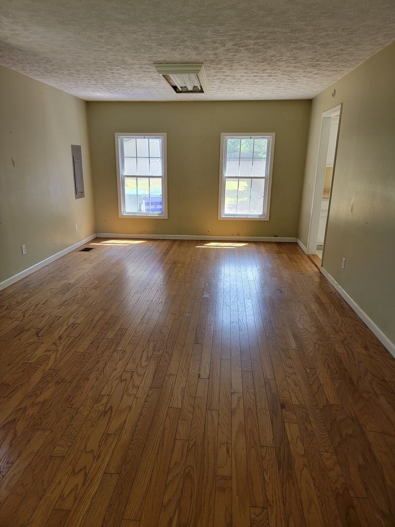 300 Tyree Springs Rd, White House, TN 37188