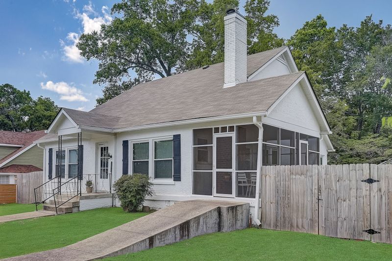 5 Academy Ct, Columbia, TN 38401