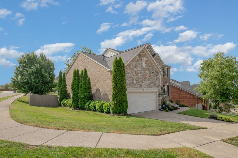3084 Brookview Forest Dr, Nashville, TN 37211