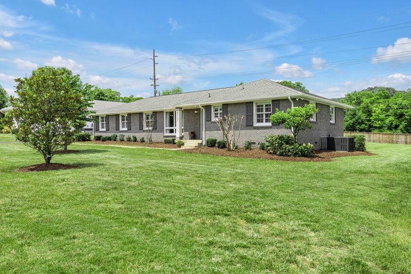 5137 Regent Dr, Nashville, TN 37220