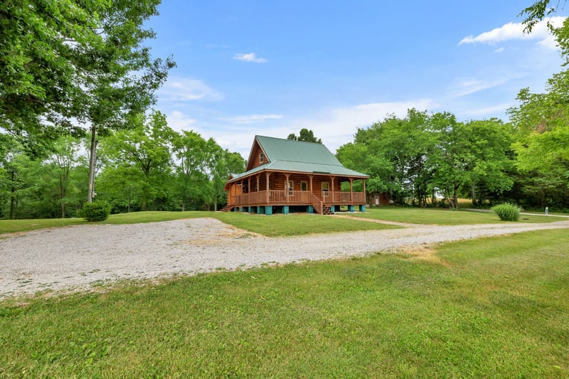 9 Bob Oakley Ln, Brush Creek, TN 38547