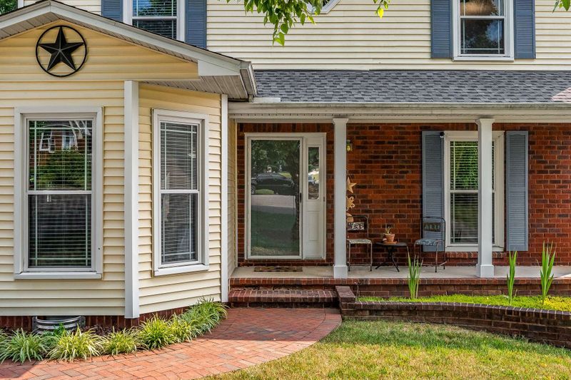 228 Rollingwood Ct, La Vergne, TN 37086