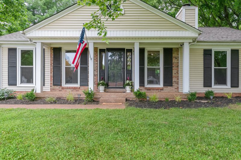 541 Riverview Dr, Franklin, TN 37064