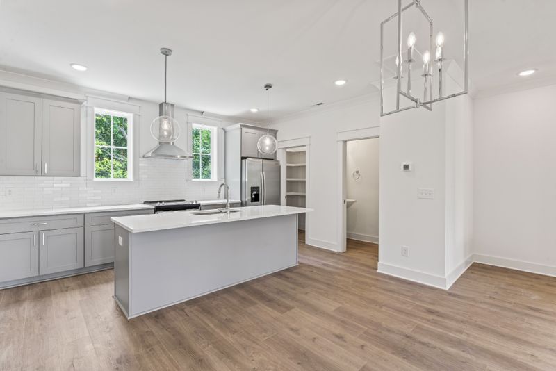 2039 Maple View Ln, Nashville, TN 37207