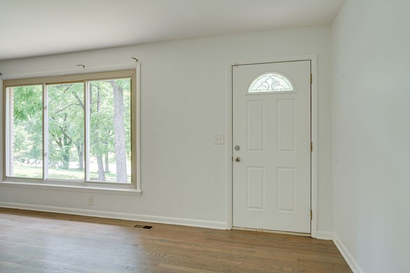 2416 Vale Ln, Nashville, TN 37214