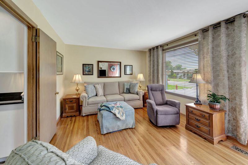 454 Capri Dr, Nashville, TN 37209