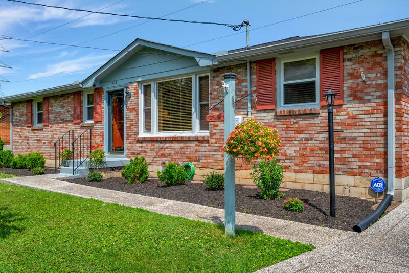 454 Capri Dr, Nashville, TN 37209