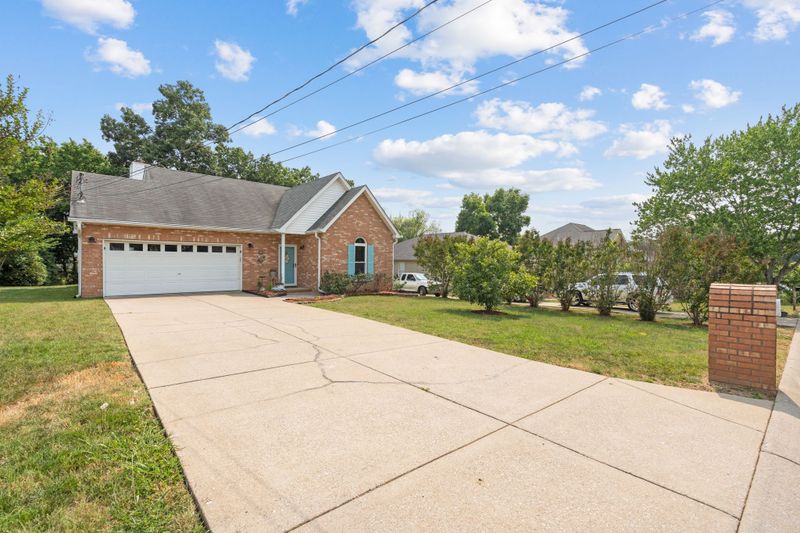 1817 Rory Cv, La Vergne, TN 37086