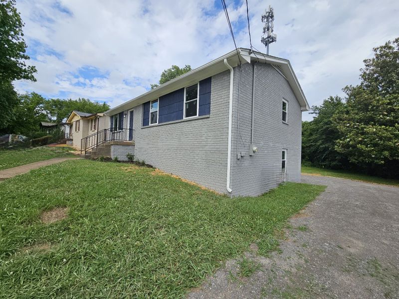 3213 Ewingdale Dr, Nashville, TN 37207
