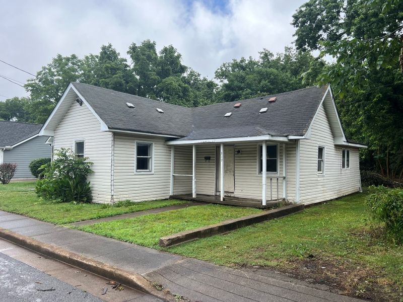 319 S Highland Ave, Murfreesboro, TN 37130