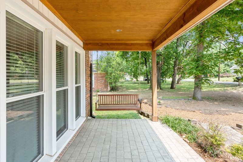4006 Auburn Ln, Nashville, TN 37215