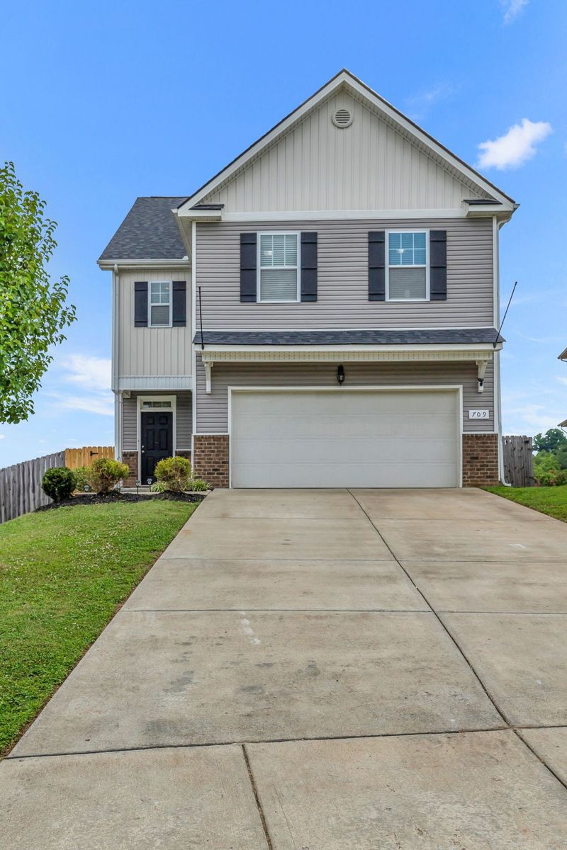 709 Prominence Rd, Columbia, TN 38401