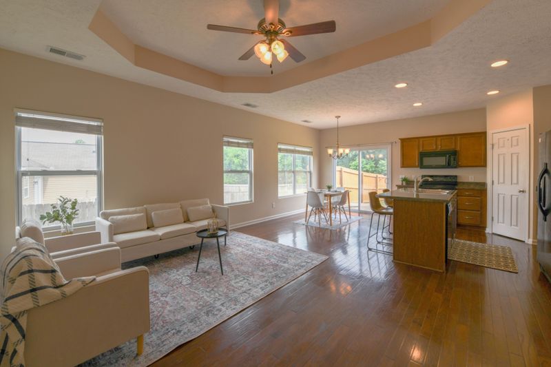 135 Granda Flora Dr, White House, TN 37188