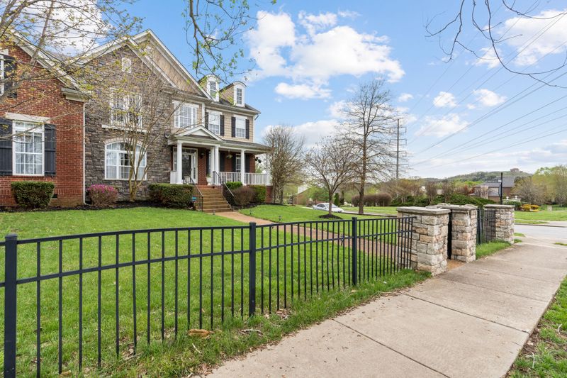 3049 Oxford Glen Dr, Franklin, TN 37067