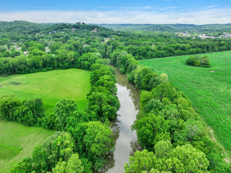 0 Us 100, Nashville, TN 37221
