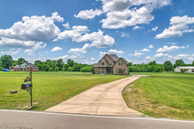 572 Lovers Ln, Lebanon, TN 37087