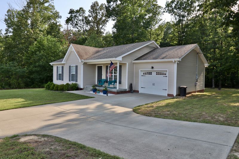 506 Cassie Ln, White Bluff, TN 37187