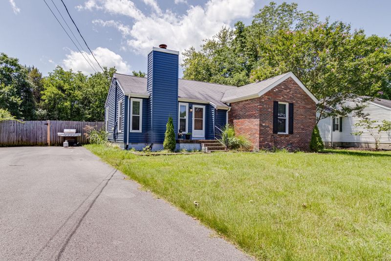 221 Creekview Dr, Mount Juliet, TN 37122