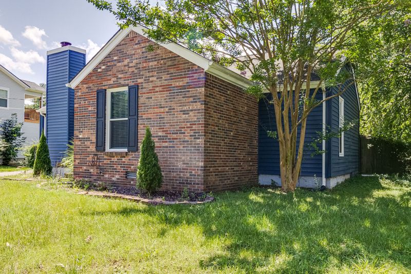221 Creekview Dr, Mount Juliet, TN 37122