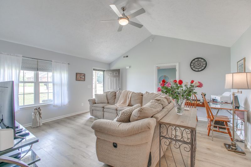 3317 Barretts Ridge Dr, Murfreesboro, TN 37130