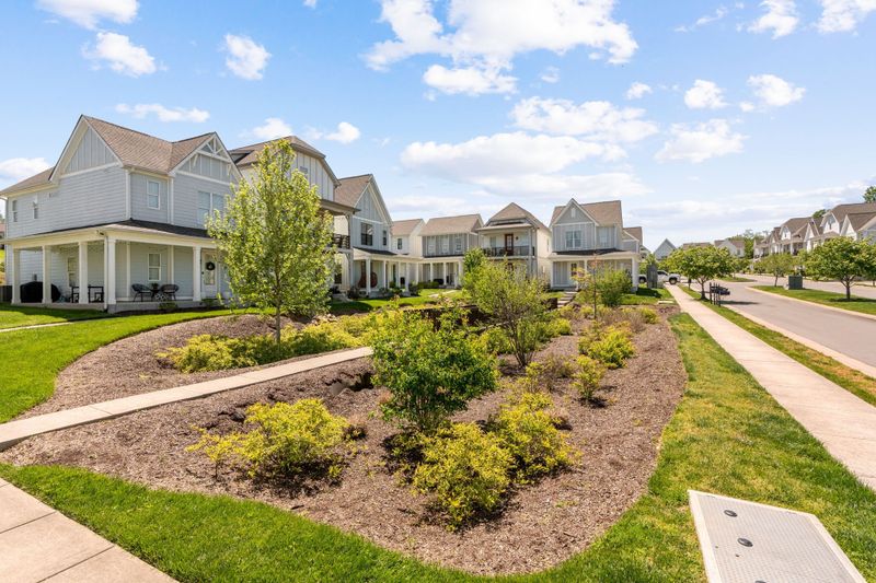 751 Cottage Park Dr, Nashville, TN 37207
