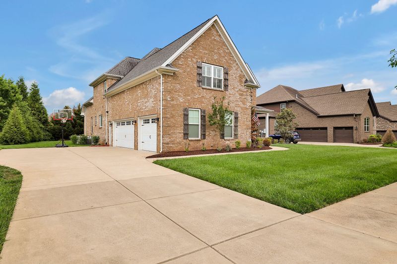 1736 Fairhaven Ln, Murfreesboro, TN 37128