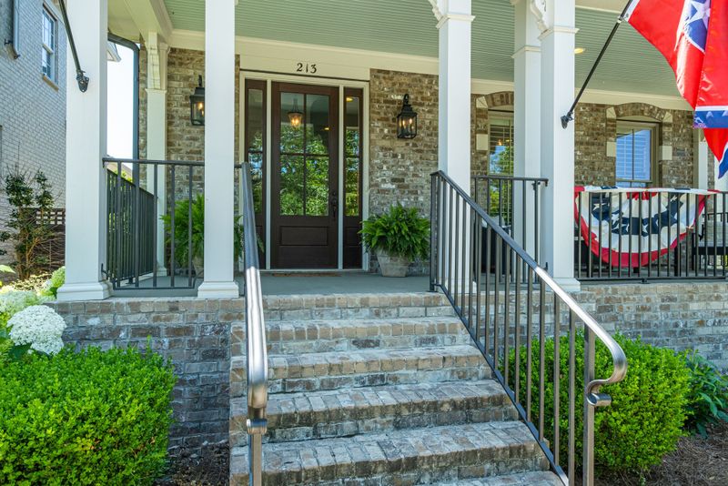 213 Meriwether Blvd, Nashville, TN 37221