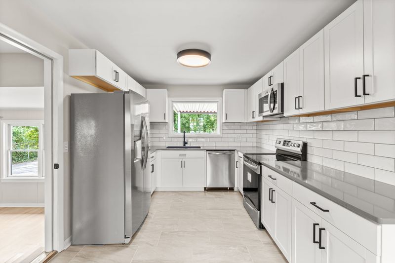 1606 Foxdale Dr, Murfreesboro, TN 37130