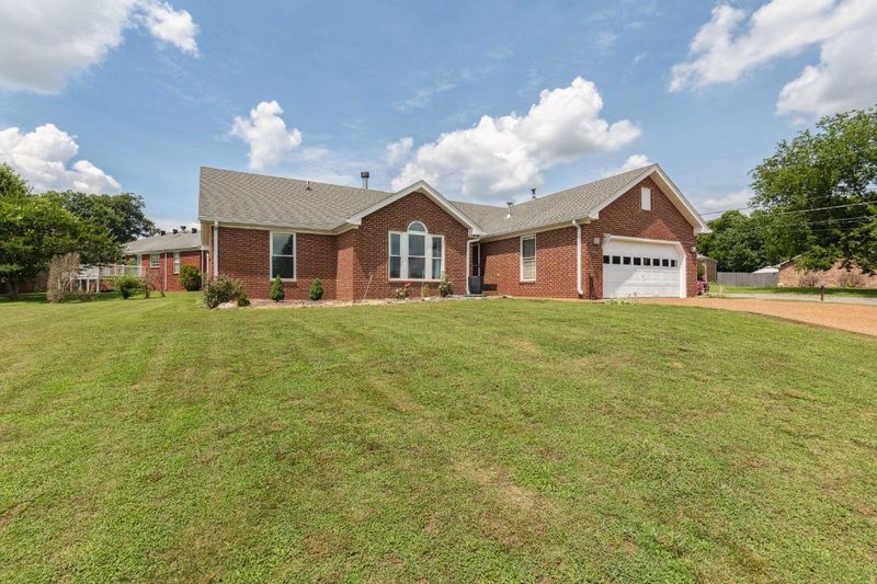 656 Woodburn Dr, Smyrna, TN 37167