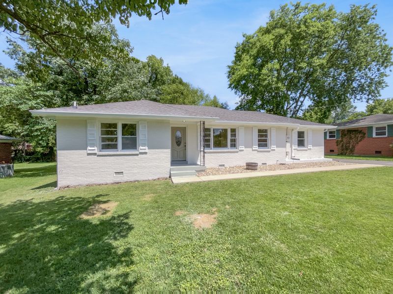 1017 Meadowview Dr, Gallatin, TN 37066